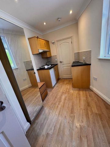 Studio to rent - Photo 3