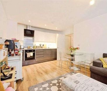 Verve Apartments, Mercury Gardens, Romford, Essex, Romford, RM1 - Photo 4