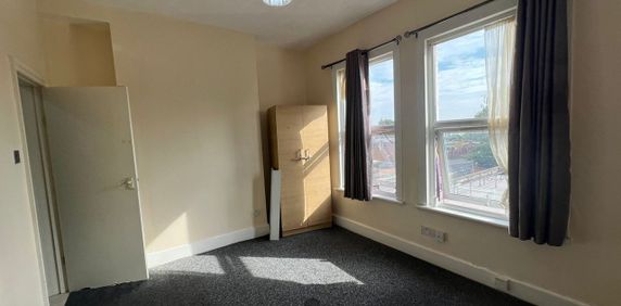 Studio Flat, Heron Mews, IG1 - Photo 2