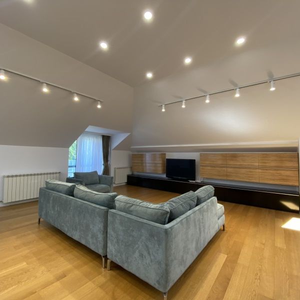 Compound villa - Photo 1