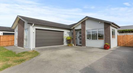 Versatile 4 bedroom family home - Photo 2