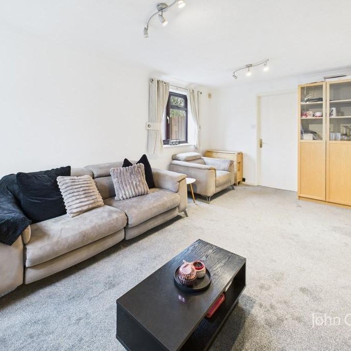 1 bedroom ground floor maisonette to rent - Photo 1