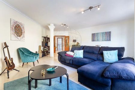 Apartment T2 in Carnaxide e Queijas, Oeiras - Photo 3