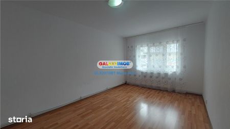 Inchiriere apartament 3 camere, zona Mall! - Photo 5