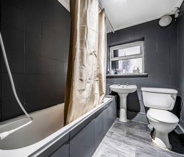 4 bedroom terraced house to rent - Photo 6