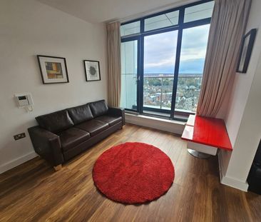 Room in a Shared Flat, Centrillion Point, CR0 - Photo 1