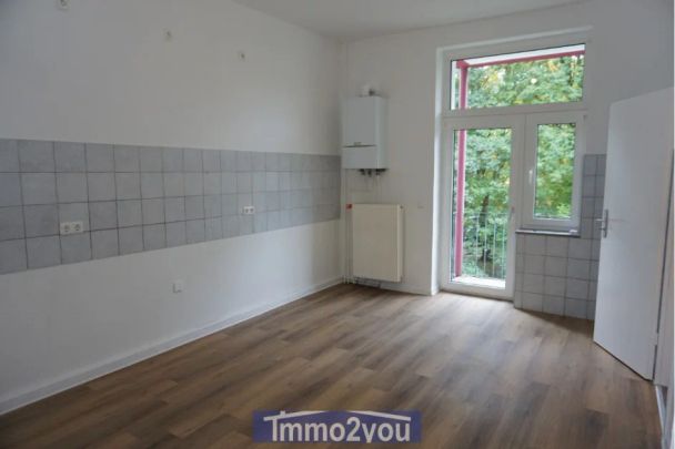 Frisch renovierte Wohnung im gepflegten Haus. Ruhig wohnen und doch sehr zentral. Mit Balkon - Photo 1