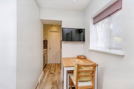 Studio to rent - Photo 2