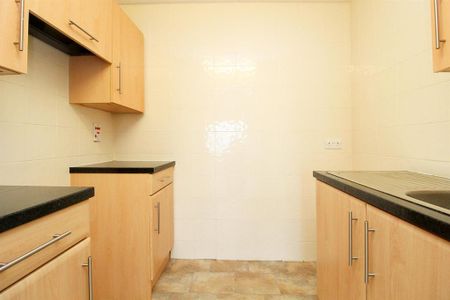 1 bedroom retirement property to rent - Photo 3