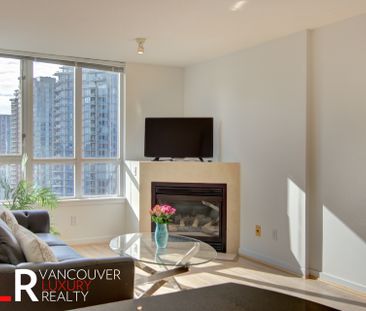 Condo in Downtown Vancouver, BC - Photo 5