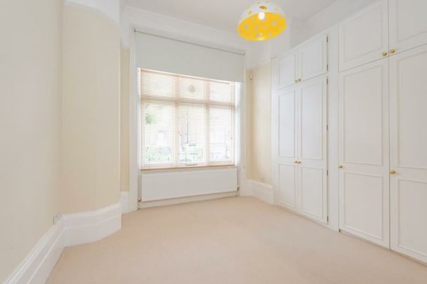 3 Bedroom Apartment To Let - Photo 1
