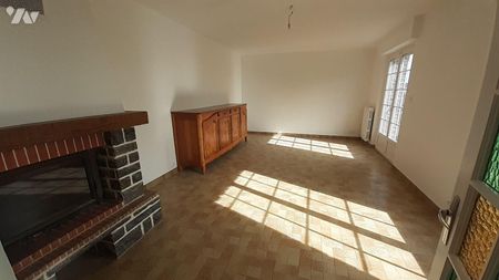 Pour visiter, appeler le 02.23.55.91.17 A VAL D 'IZE, cette maison individuelle en campagne co... - Photo 5