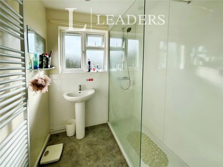 1 bedroom in a house share to rent - Photo 5