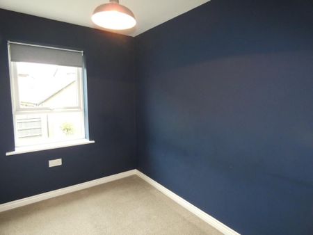 4 bedroom semi-detached house to rent - Photo 3