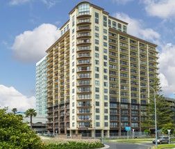 Tidy 1 bedroom apartment in secure complex - Photo 5