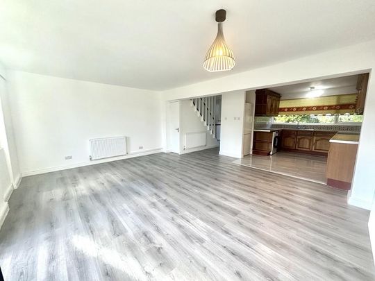 3 bedroom terraced house to rent - Photo 1