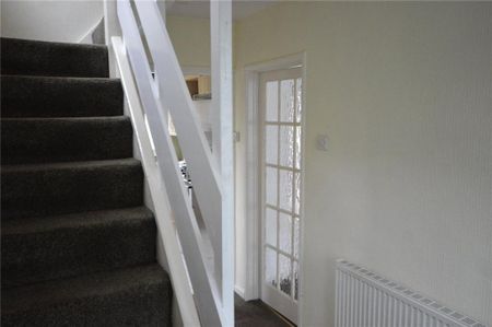 3 bedroom semi-detached house to rent - Photo 3