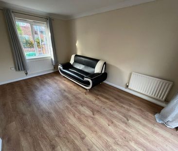 3 bedroom House To Let - Photo 2