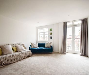 Well presented 1 bedroom apartment at this prestigious development ... - Photo 2