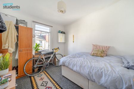 4 bedroom terraced house to rent - Photo 3