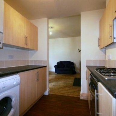 3 Bed - Warwick Street, Heaton - Photo 1