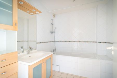 Location Appartement 3 pièces 87m² ANNECY 74000 - Photo 5