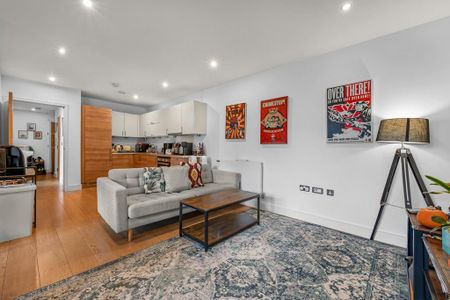 2 bedroom flat to rent - Photo 2