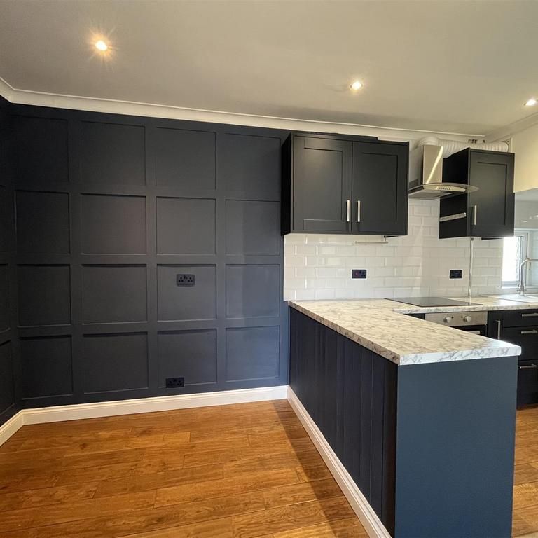 2 bedroom terraced house to rent - Photo 1