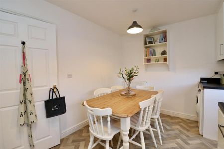 2 bedroom terraced house to rent - Photo 3