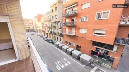 3-bedroom apartment for rent in Sants-Badal, bills included - Foto 5