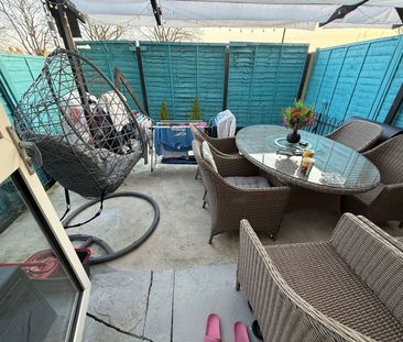 2 Bed Maisonette, Gurney Close, E15 - Photo 2