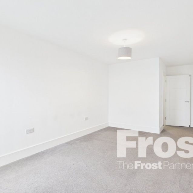 Bishops Road, Slough, Berkshire,SL1 - Photo 1