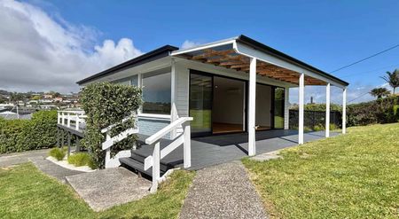 3-Bedroom Home — 1 Min to Stanmore Bay Beach a... - Photo 2