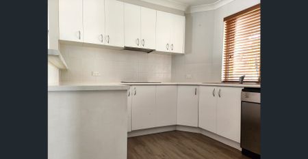 Lovely family home - Photo 4