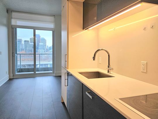 For Lease - 1 Edgewater Drive Unit# PH29, Toronto, Ontario - Photo 1