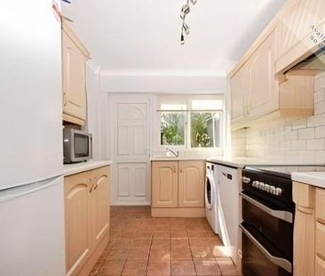 3 bedroom terraced house to rent - Photo 6