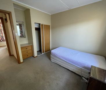 Partly Furnished Unit - Photo 3