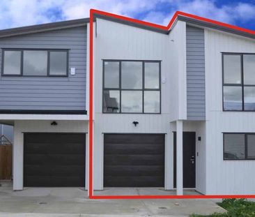 5 bedrooms Duplex Townhouse in Flat Bush - Photo 2
