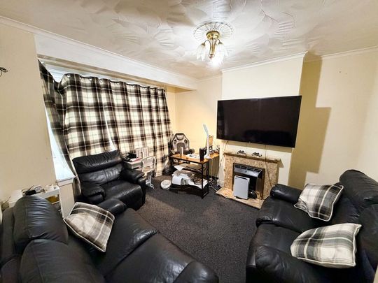 4 bedroom terraced house to rent - Photo 1