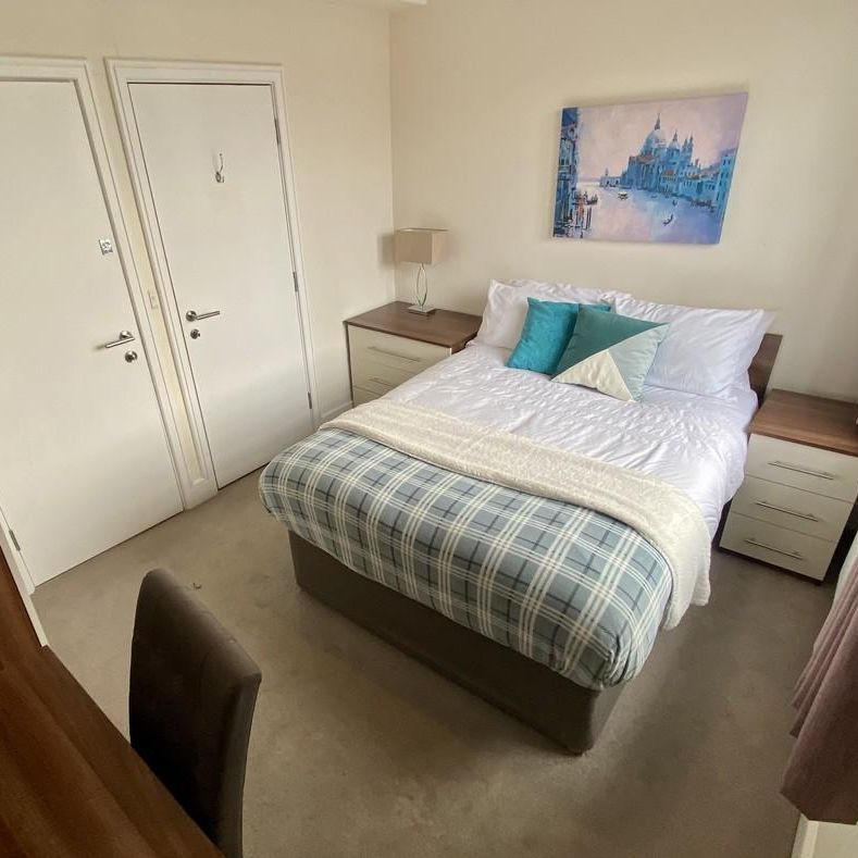 1 bedroom in a house share to rent - Photo 1