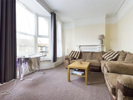 4 bedroom apartment to rent - Photo 4