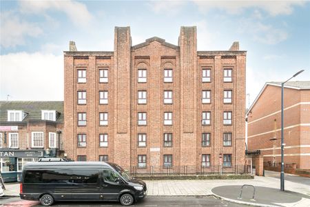 Kintyre Court, Streatham Hill, SW2, London - Photo 2