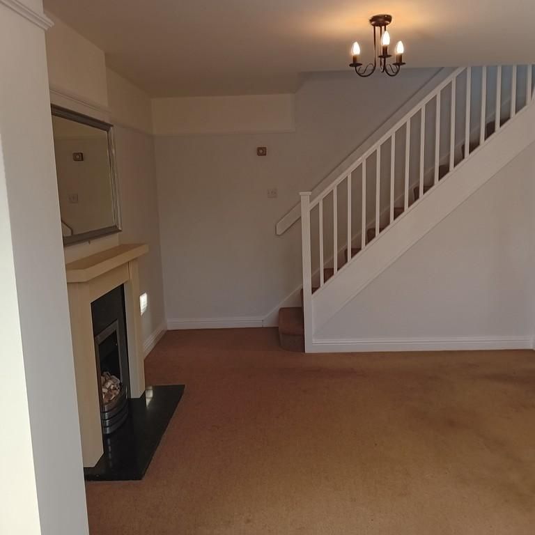 2 bedroom end of terrace house to rent - Photo 1