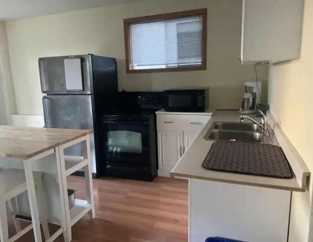 Walkout Basement for Rent | Calgary - Photo 1