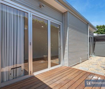 MODERN AND WELL APPOINTED IN CONVENIENT LOCATION - Photo 5