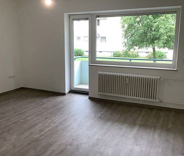 Neue Wohnung, neues Glück! Sanierte 3-Zi.-Wohnung mit Balkon im Erdgeschoss, sofort anmietbar! - Photo 4