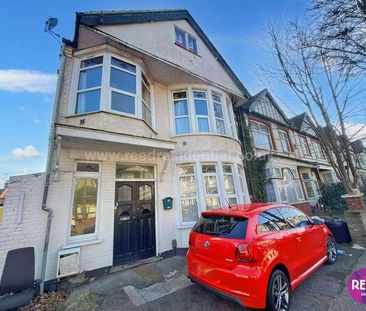 Brightwell Ave, Westcliff On Sea, SS0 - Photo 2