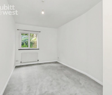 4 bedroom end of terrace house to rent - Photo 5