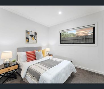 Luxury Townhouse Living with Westfield at Your Doorstep - Photo 6