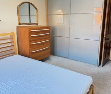 1 Bed Flat - Photo 6